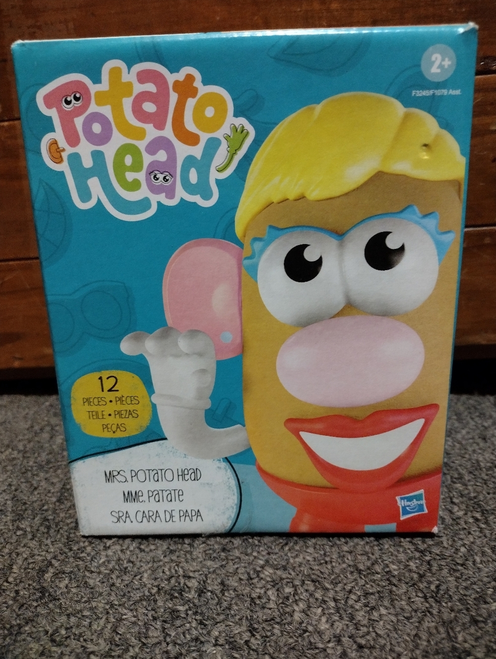 Hasbro Mrs. Potato Head Toy with Yellow Body and Pink Features 12 Pieces
